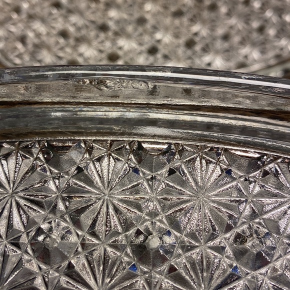 Vtg mid century set of 4 Indiana glass triangle daisy & button luncheon plates - Picture 6 of 9